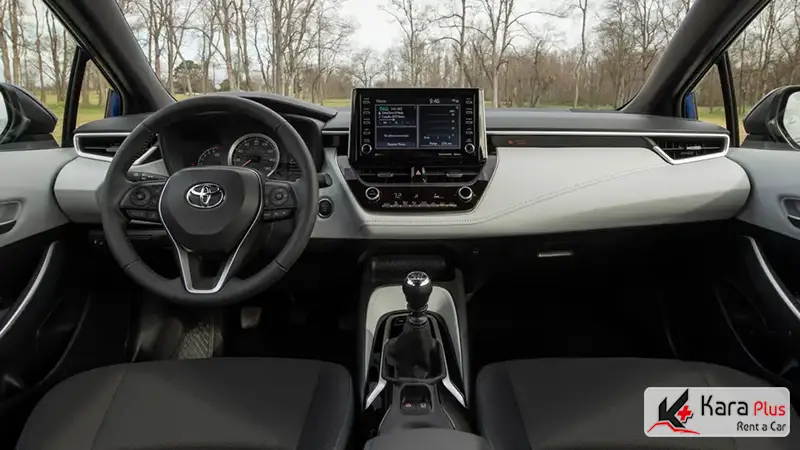 نمایی از امکانات رفاهی toyota corolla