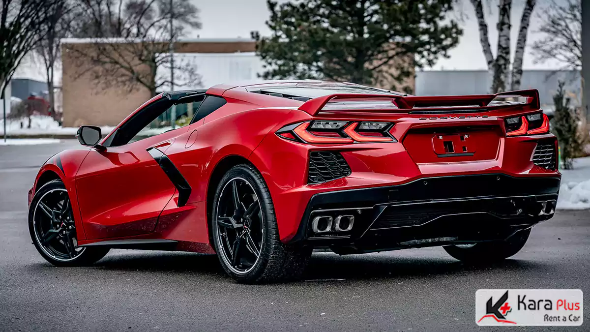 نمای زیبایی از شورلت corvette قرمز رنگ