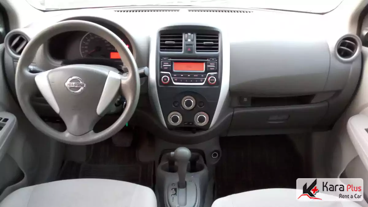 نمایی از درون nissan sunny 2024