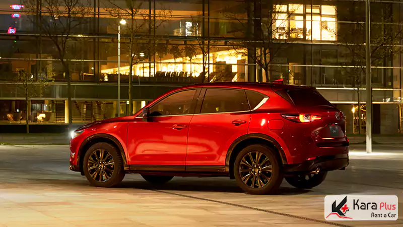 نمای پشت mazda cx5 در خیابان های دبی