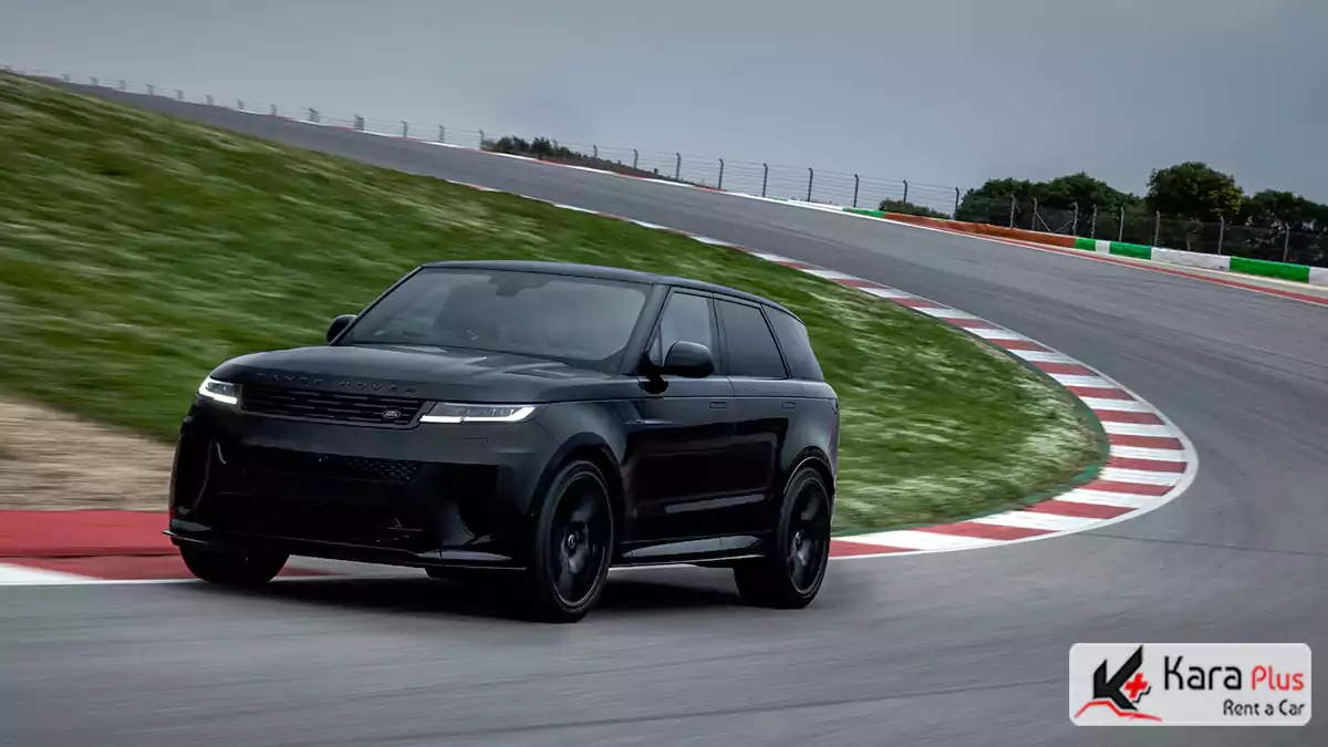 رنجروور از خودروهای شاسیبلند مناسب اجاره در دبی