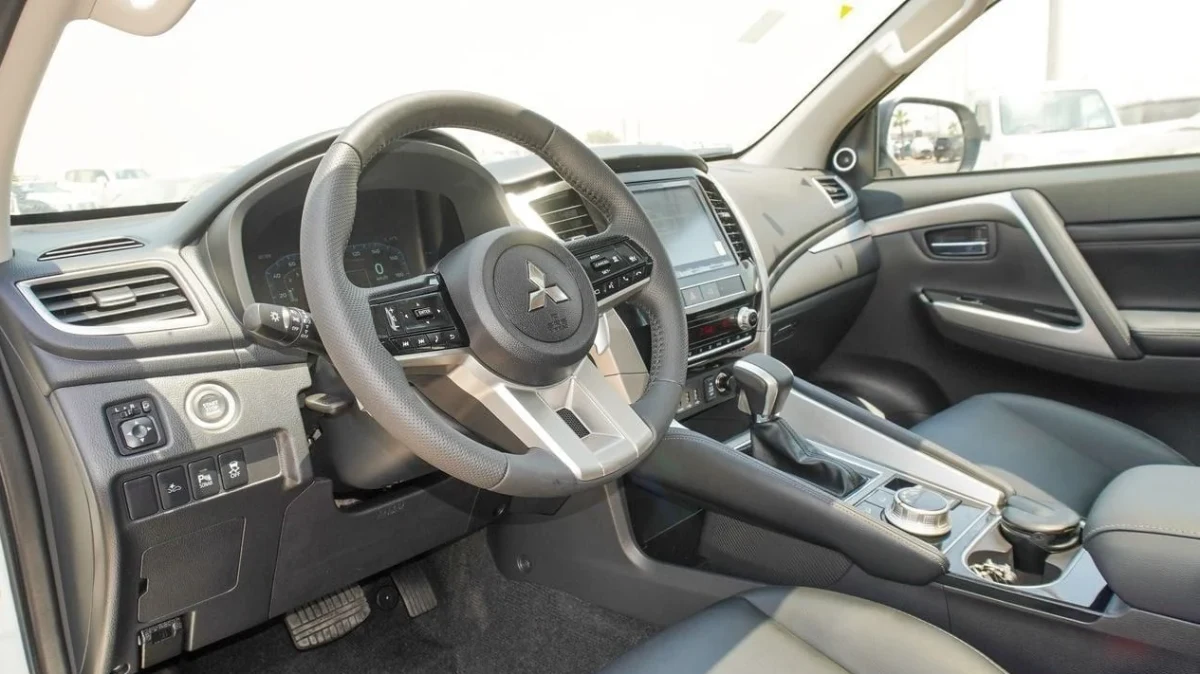 ویژگیهای ایمنی، راحتی و تکنولوژیهای پیشرفته میتسوبیشی مونترو 2026